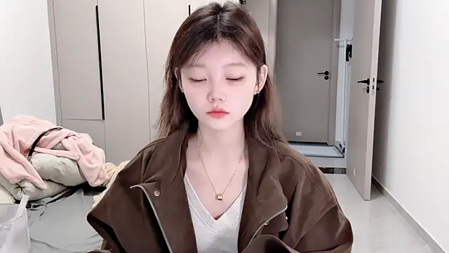 Snapshot of yangyang-1115 chatting on October 11, 2025, 5:28 am yangyang-1115 online show from October 11, 2025, 5:28 am