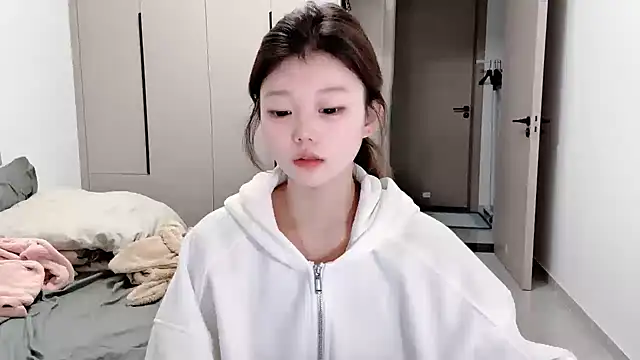 Snapshot of yangyang-1115 chatting on October 13, 2025, 5:07 am yangyang-1115 online show from October 13, 2025, 5:07 am