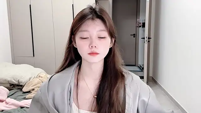 Snapshot of yangyang-1115 chatting on October 15, 2025, 4:12 am yangyang-1115 online show from October 15, 2025, 4:12 am