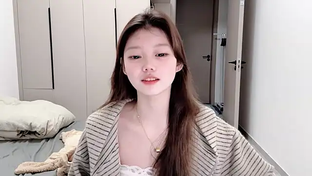 Snapshot of yangyang-1115 chatting on October 17, 2025, 5:10 am yangyang-1115 online show from October 17, 2025, 5:10 am