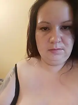 Snapshot of Szilvi93 chatting on July 18, 2026, 2:21 pm Szilvi93 online show from July 18, 2026, 2:21 pm