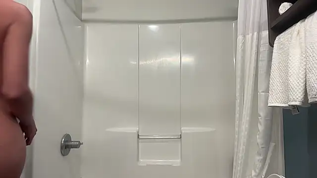 emilyrod01 online show from December 3, 2024, 7:00 pm