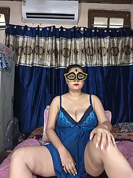 Snapshot of Alisha95 chatting on August 10, 2026, 3:43 am Alisha95 online show from August 10, 2026, 3:43 am