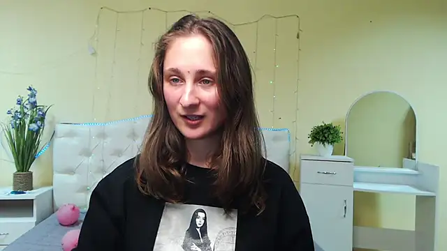 MichelLeee online show from January 28, 2025, 3:25 pm