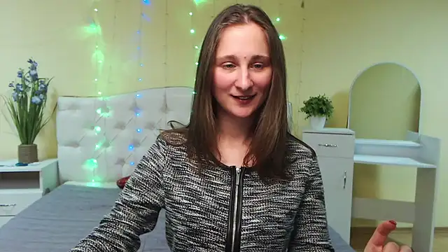 MichelLeee online show from February 3, 2025, 3:17 pm