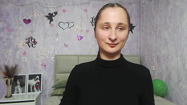 MichelLeee online show from February 4, 2025, 3:15 pm