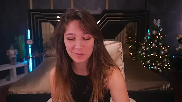 DreamyLinaa online show from December 11, 2024, 7:53 am