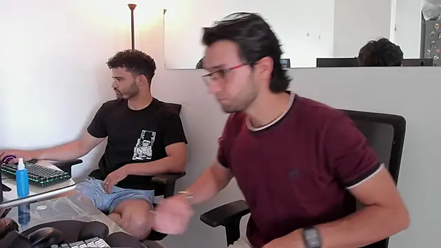 andrewChris  online show from September 26, 2025, 4:55 pm