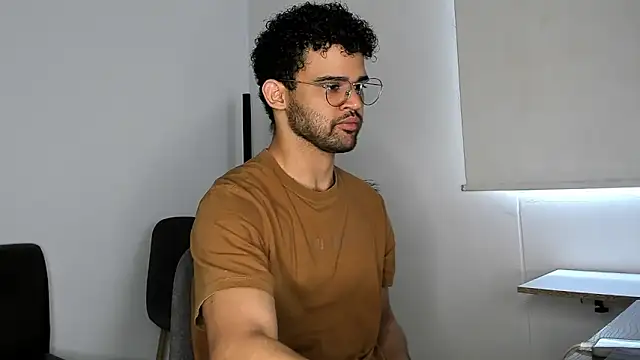 andrewChris  online show from November 10, 2025, 4:17 pm