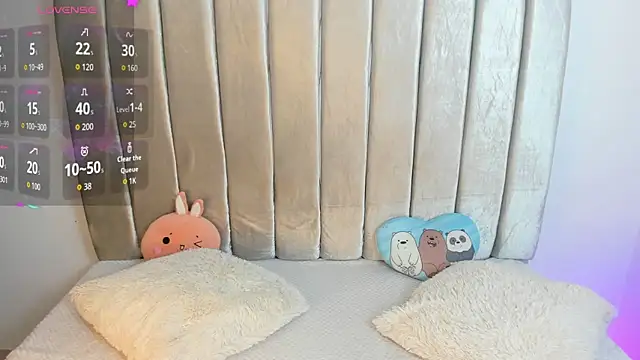 aurora johnson  online show from March 27, 2026, 4:51 am