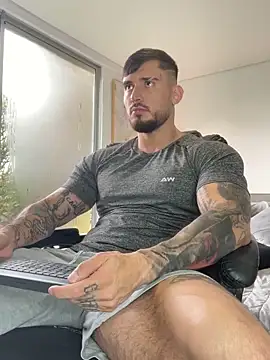 DimitriSullivan  online show from February 4, 2026, 1:06 pm