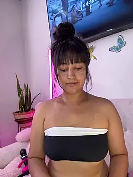 Snapshot of Lady_Rey chatting on July 8, 2026, 8:02 pm Lady Rey online show from July 8, 2026, 8:02 pm