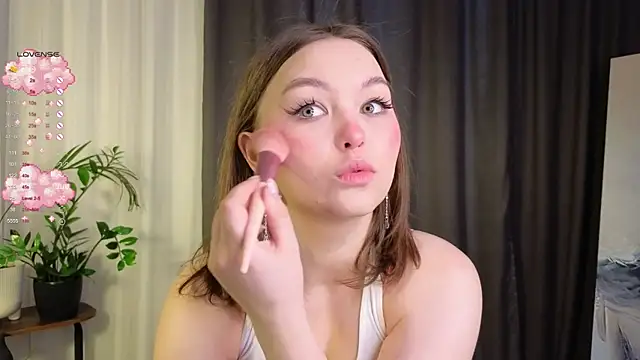 GwendolynFinch online show from March 12, 2025, 1:03 am