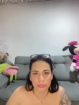 Leyna Kenet online show from December 6, 2024, 9:57 pm