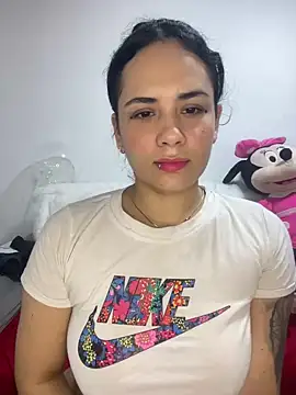 Leyna Kenet online show from December 12, 2024, 1:32 am