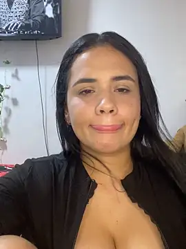 Leyna Kenet online show from October 1, 2025, 3:23 am