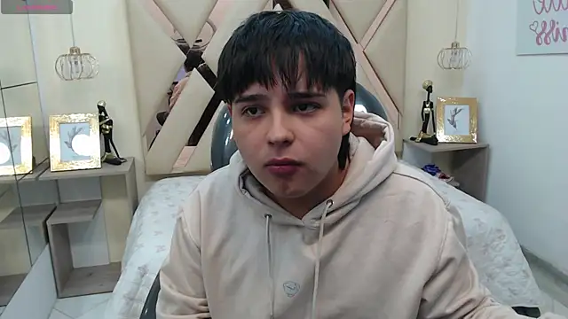 AndrewPherson online show from December 30, 2024, 1:14 pm