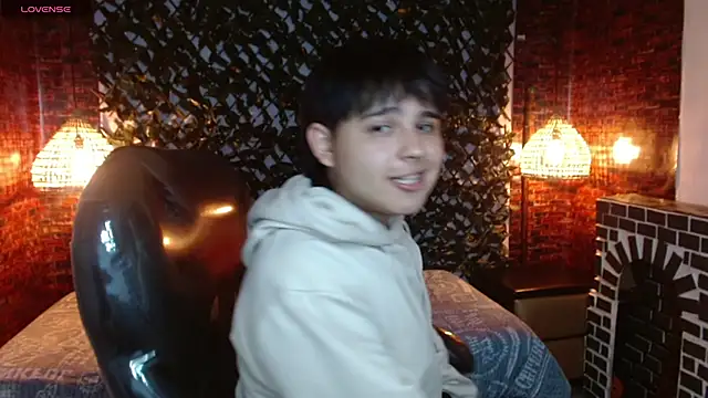 AndrewPherson online show from January 3, 2025, 12:52 pm