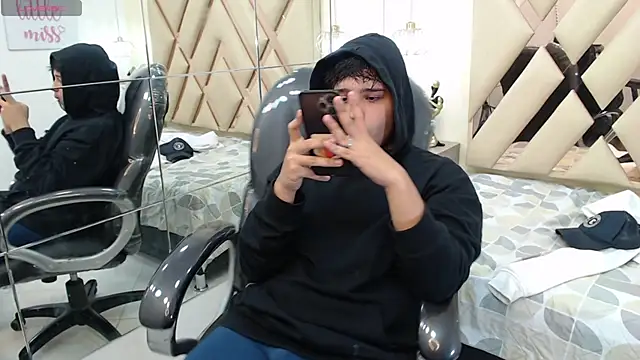 AndrewPherson online show from January 8, 2025, 4:22 pm