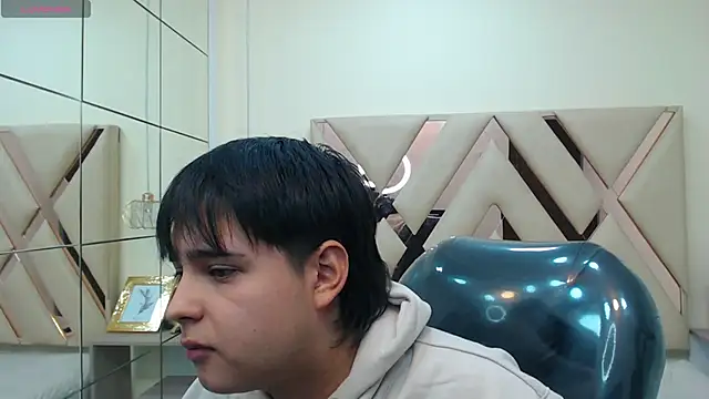 AndrewPherson online show from January 28, 2025, 1:27 pm