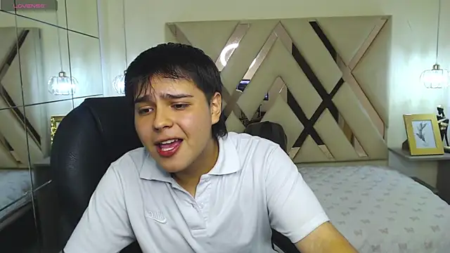 AndrewPherson online show from February 15, 2025, 12:33 pm