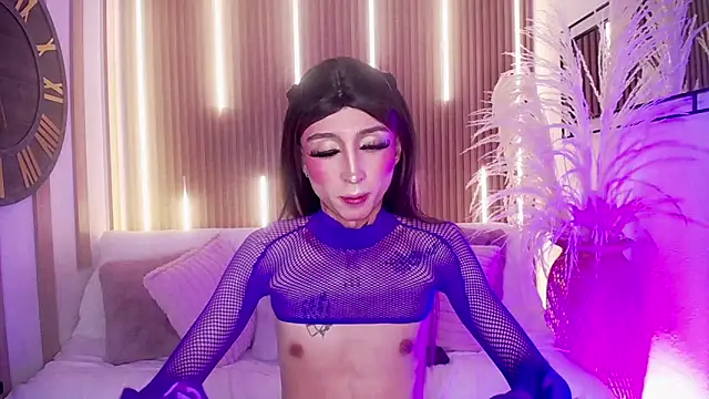 Aniie Doll online show from November 7, 2025, 8:20 pm