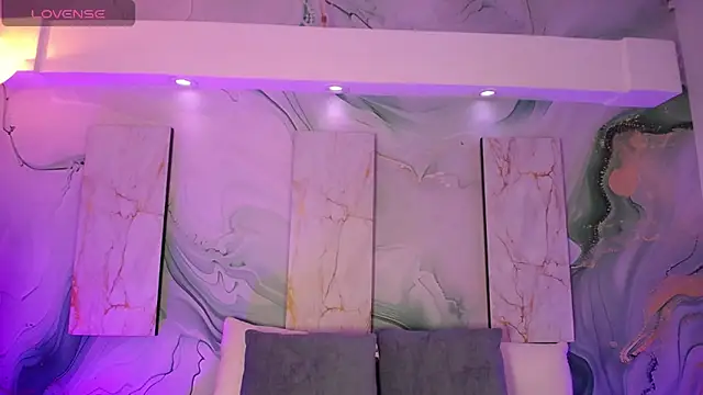 Aniie Doll online show from April 1, 2026, 8:28 pm