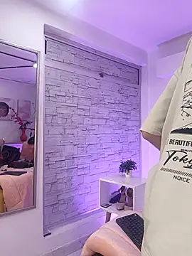 Noah Xitruxx online show from October 17, 2025, 3:20 am