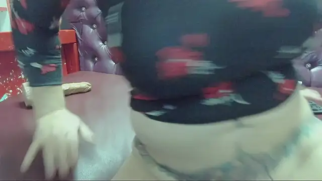 Lily4yourfun online show from January 28, 2025, 9:51 am