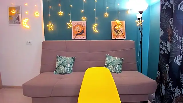 Xloe Queen online show from March 5, 2025, 9:05 am