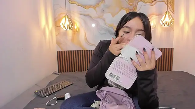 MelissaGilll online show from November 30, 2025, 1:15 pm