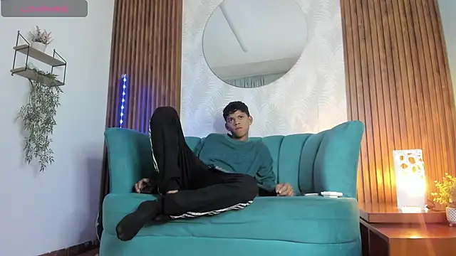 Snapshot of Jeffry_wolvess chatting on January 27, 2025, 7:35 pm Jeffry wolvess online show from January 27, 2025, 7:35 pm