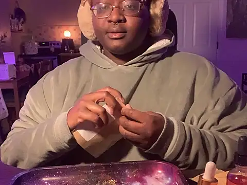 BigKittyRaven online show from December 26, 2024, 2:22 am