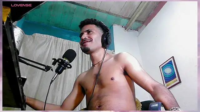 Snapshot of coleman160 chatting on December 19, 2024, 6:56 am coleman160 online show from December 19, 2024, 6:56 am