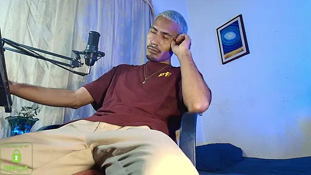 Snapshot of coleman160 chatting on September 8, 2025, 5:01 pm coleman160 online show from September 8, 2025, 5:01 pm