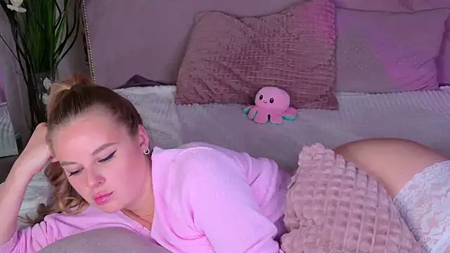 BeatriceEsmont online show from February 25, 2025, 3:09 am