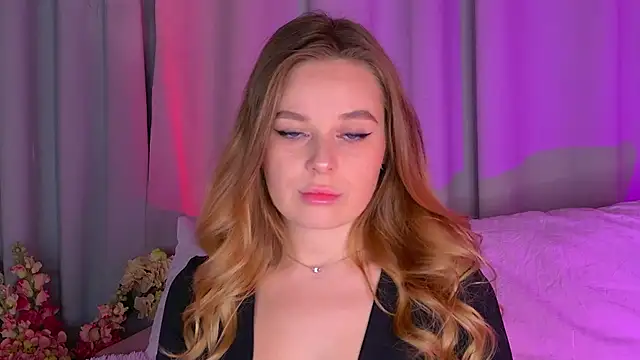 BeatriceEsmont online show from September 17, 2025, 8:21 pm