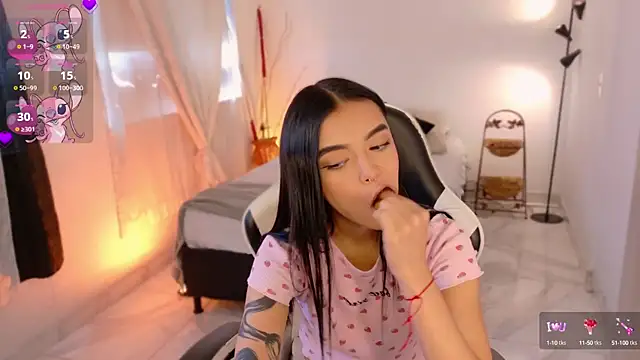 Snapshot of AnabelWolf chatting on November 15, 2025, 3:52 pm AnabelWolf online show from November 15, 2025, 3:52 pm