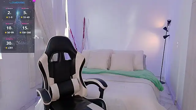 Snapshot of AnabelWolf chatting on January 5, 2026, 5:27 pm AnabelWolf online show from January 5, 2026, 5:27 pm