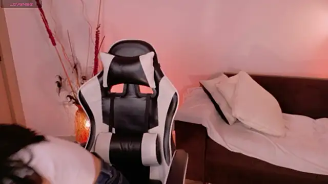 AnabelWolf online show from March 26, 2026, 3:50 pm