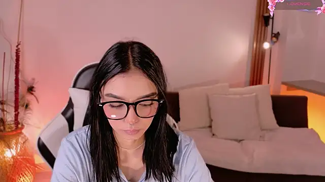 AnabelWolf online show from March 27, 2026, 1:44 pm