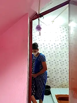 Tamil Shalini Lustyy online show from September 19, 2025, 5:53 am