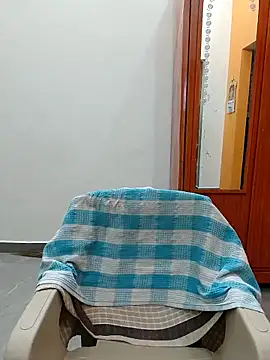 Tamil Shalini Lustyy online show from November 26, 2025, 12:44 am