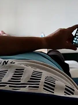 samee00721 online show from October 4, 2025, 6:22 am