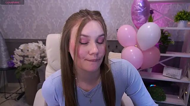 FoxyyKate online show from February 17, 2026, 11:33 pm