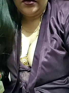 Snapshot of Mayuri77 chatting on February 26, 2025, 6:21 pm Mayuri77 online show from February 26, 2025, 6:21 pm