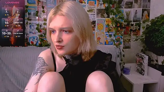 Simona Rain online show from October 31, 2025, 11:39 pm