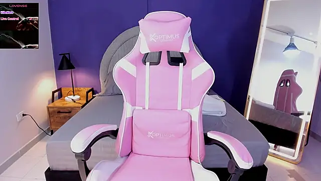 Mady collins  online show from February 22, 2025, 11:13 am