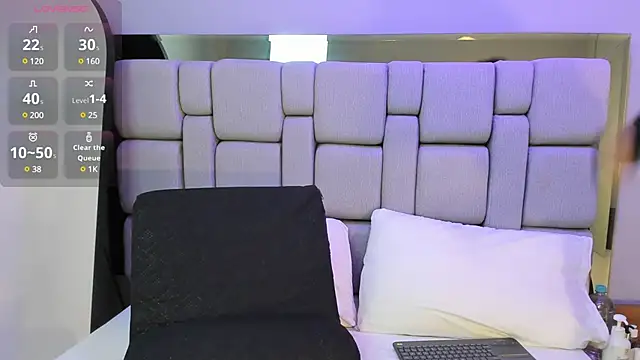 Mady collins  online show from March 13, 2025, 11:30 am