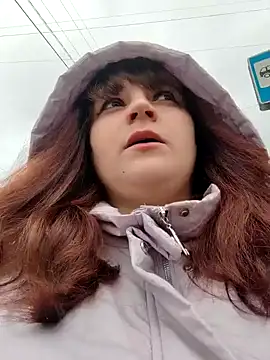 Eva Florence online show from February 2, 2025, 10:57 am